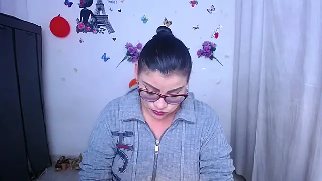 Snapshot of ValeriaHairy chatting on September 21, 5:23 am ValeriaHairy online show from September 21, 5:23 am