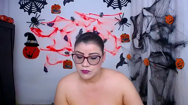 Snapshot of ValeriaHairy chatting on October 14, 3:51 am ValeriaHairy online show from October 14, 3:51 am