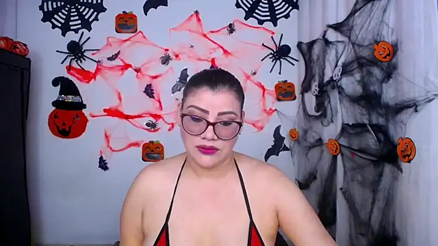 Snapshot of ValeriaHairy chatting on October 16, 3:59 am ValeriaHairy online show from October 16, 3:59 am