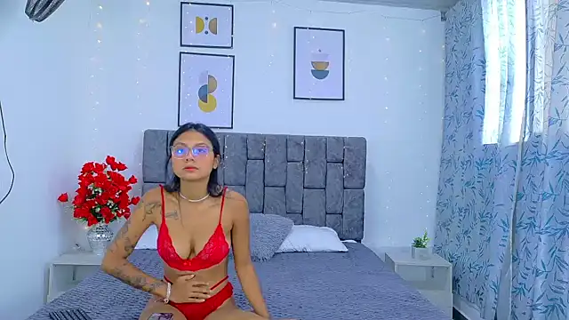 Soffia Konig  online show from February 3, 7:30 pm