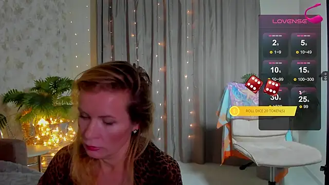 Julia Giulia online show from January 8, 8:59 pm