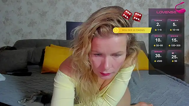 Julia Giulia online show from February 8, 10:51 pm