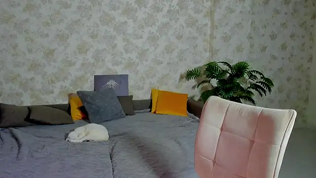 Julia Giulia online show from December 23, 6:45 am