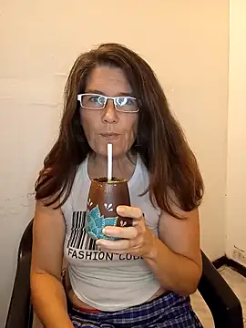 Snapshot of Merida2276 chatting on December 16, 1:32 am Merida2276 online show from December 16, 1:32 am