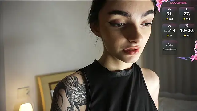 Snapshot of Morena_Dolce chatting on October 31, 2:19 am Morena Dolce online show from October 31, 2:19 am