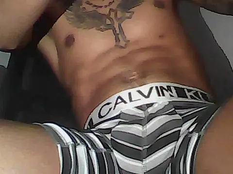 Snapshot of Lokitocrazy19 chatting on November 28, 12:55 am Lokitocrazy19 online show from November 28, 12:55 am