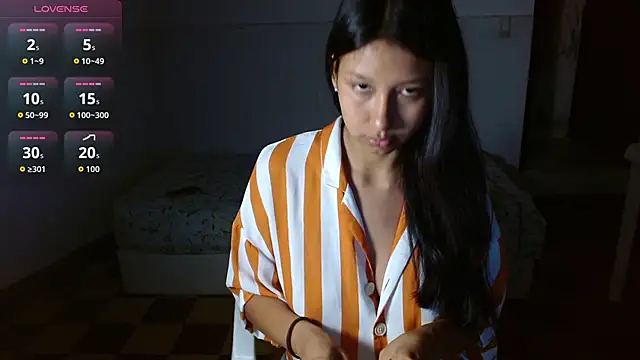 Snapshot of CanelaDeluxe chatting on November 30, 6:47 am CanelaDeluxe online show from November 30, 6:47 am