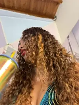 Kylie Jennerr online show from January 12, 5:42 pm