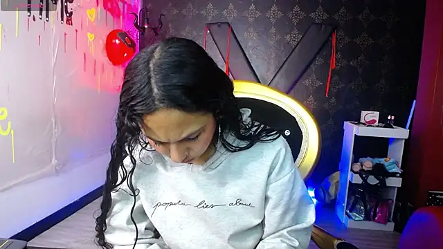 Snapshot of Sweettpleasure chatting on September 30, 12:33 pm Sweettpleasure online show from September 30, 12:33 pm