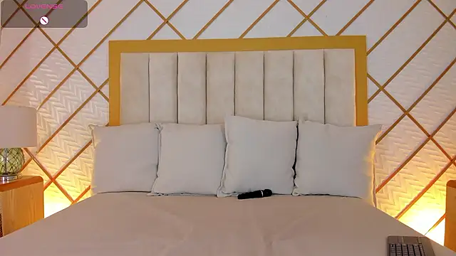 Snapshot of cocoamore chatting on February 1, 10:46 am cocoamore online show from February 1, 10:46 am