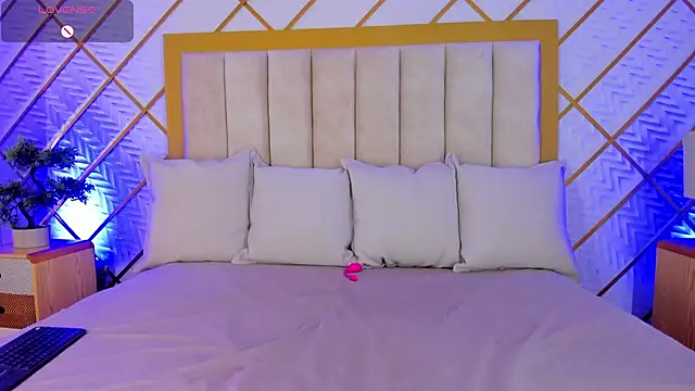 cocoamore online show from November 9, 11:36 am