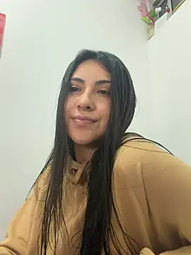 miel latina online show from July 1, 9:15 pm