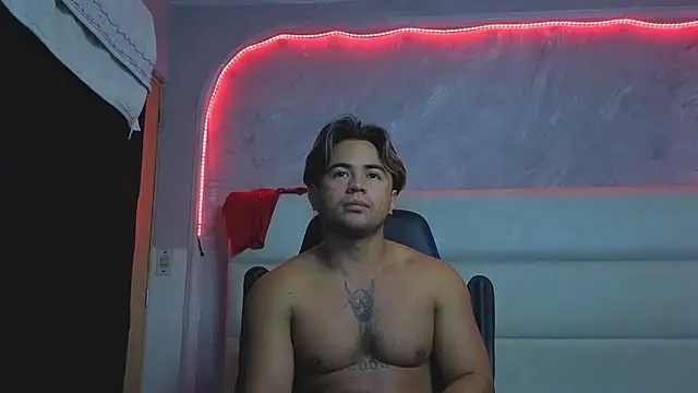 Snapshot of Bellion_grant chatting on February 14, 1:39 am Bellion grant online show from February 14, 1:39 am