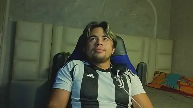 Snapshot of Bellion_grant chatting on February 1, 1:26 am Bellion grant online show from February 1, 1:26 am