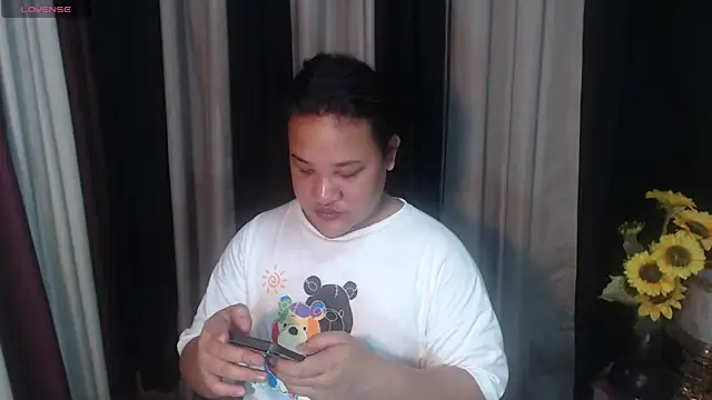 Hotcum ella online show from April 3, 1:56 am