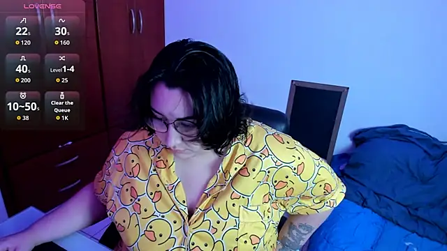 Snapshot of moira_smiler chatting on July 17, 9:17 am moira smiler online show from July 17, 9:17 am
