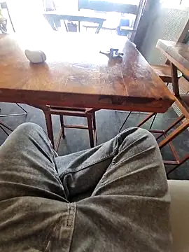 Snapshot of YoursThickDick chatting on February 22, 8:39 am YoursThickDick online show from February 22, 8:39 am