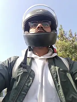 Snapshot of YoursThickDick chatting on December 22, 5:29 am YoursThickDick online show from December 22, 5:29 am