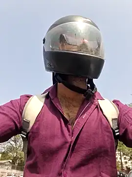 Snapshot of YoursThickDick chatting on February 17, 6:11 am YoursThickDick online show from February 17, 6:11 am