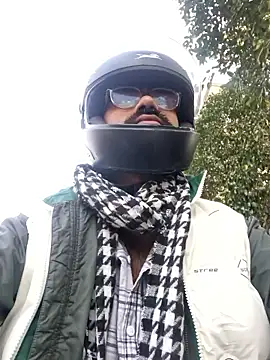 Snapshot of YoursThickDick chatting on January 10, 9:48 am YoursThickDick online show from January 10, 9:48 am