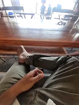 Snapshot of YoursThickDick chatting on February 20, 8:27 am YoursThickDick online show from February 20, 8:27 am