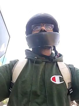 Snapshot of YoursThickDick chatting on December 18, 7:13 am YoursThickDick online show from December 18, 7:13 am