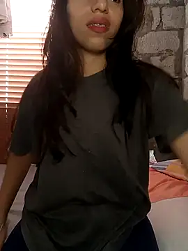 Snapshot of Aley_2025 chatting on December 16, 4:55 pm Aley 2025 online show from December 16, 4:55 pm