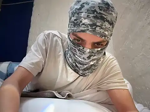hunterpervhot online show from August 8, 6:15 pm