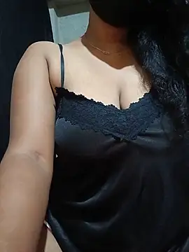 Snapshot of DiyaRoy49 chatting on May 12, 8:26 pm DiyaRoy49 online show from May 12, 8:26 pm