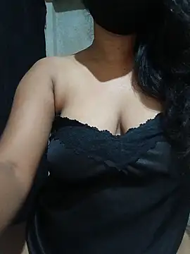 Snapshot of DiyaRoy49 chatting on May 21, 7:44 pm DiyaRoy49 online show from May 21, 7:44 pm