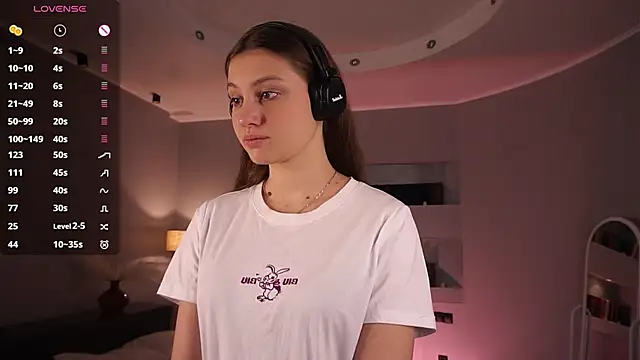 MercBoone online show from November 14, 6:28 am