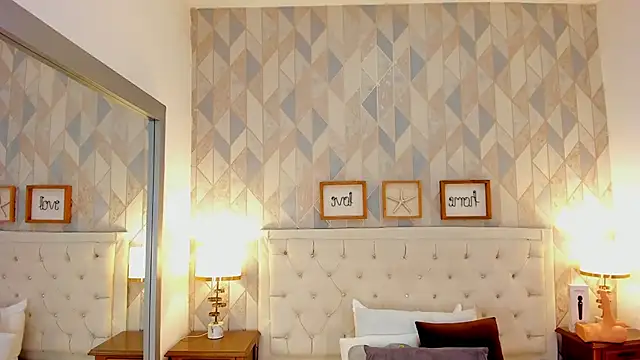 frehia dimou online show from February 16, 11:35 pm