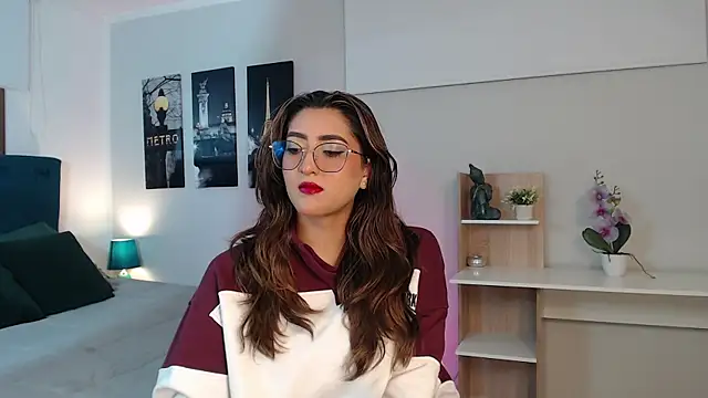 Snapshot of madame_lottie chatting on September 16, 12:28 pm madame lottie online show from September 16, 12:28 pm