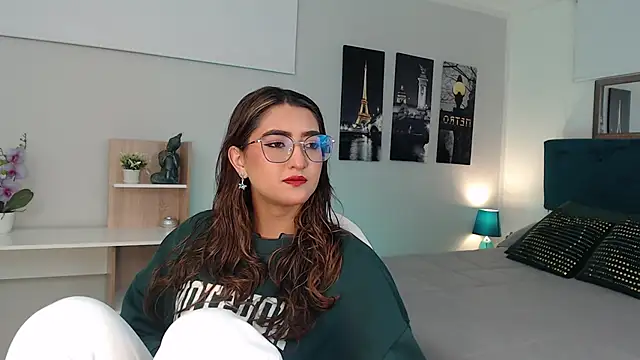 Snapshot of madame_lottie chatting on October 8, 12:39 pm madame lottie online show from October 8, 12:39 pm
