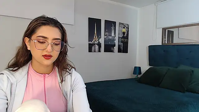 Snapshot of madame_lottie chatting on October 27, 12:39 pm madame lottie online show from October 27, 12:39 pm