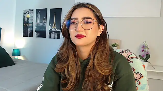 Snapshot of madame_lottie chatting on September 12, 12:27 pm madame lottie online show from September 12, 12:27 pm