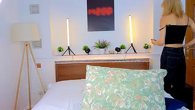 okerriella online show from April 3, 7:26 am