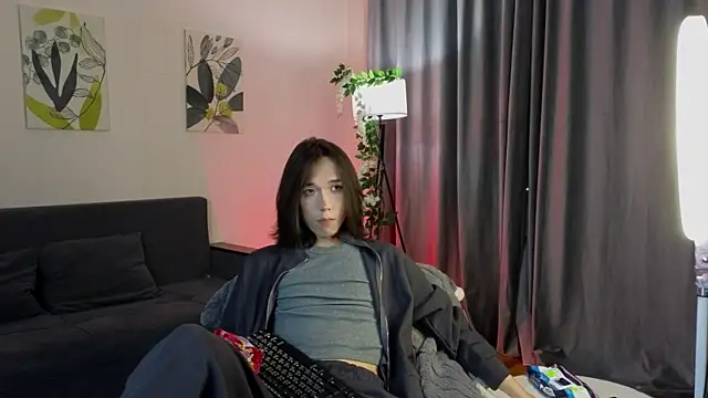 okerriella online show from November 15, 1:37 pm