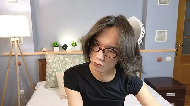 Snapshot of okerriella chatting on September 13, 1:33 pm okerriella online show from September 13, 1:33 pm