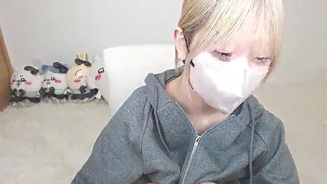 Snapshot of yuna_rin chatting on February 28, 10:48 am yuna rin online show from February 28, 10:48 am