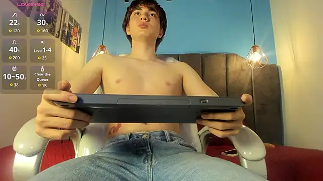 Oscar and dani online show from March 5, 3:58 am