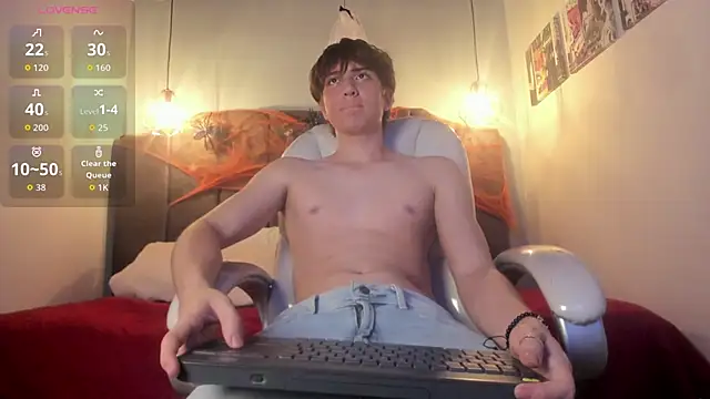 Oscar and dani online show from October 19, 3:09 am