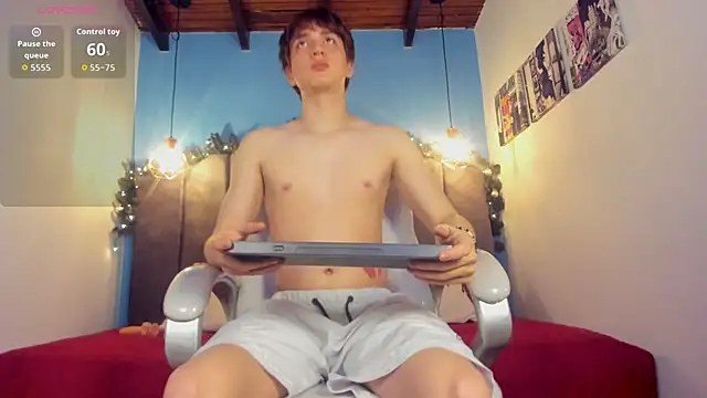 Oscar and dani online show from November 21, 4:00 am