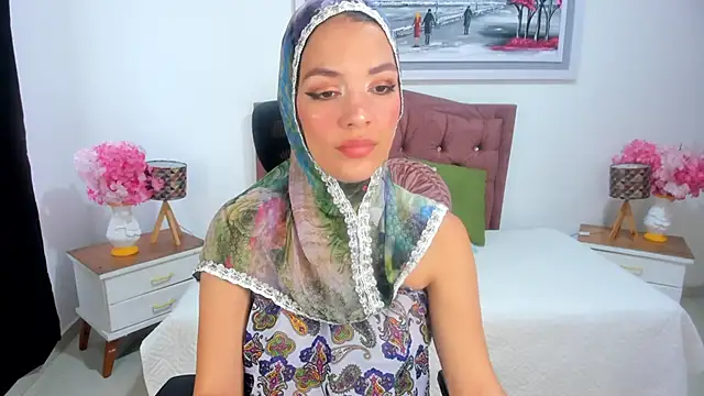 Snapshot of SofiaRivera1 chatting on September 17, 8:33 pm SofiaRivera1 online show from September 17, 8:33 pm