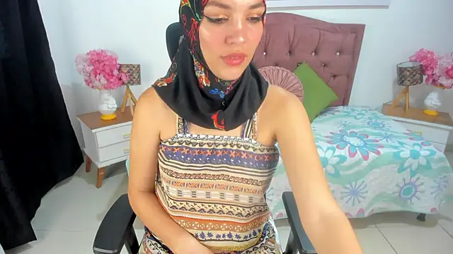 Snapshot of SofiaRivera1 chatting on September 14, 11:10 am SofiaRivera1 online show from September 14, 11:10 am