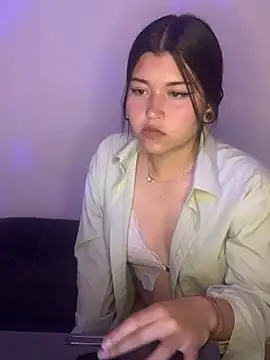 Snapshot of Karma_And_Sex chatting on December 17, 4:39 am Karma And Sex online show from December 17, 4:39 am