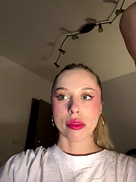 BabyAnais online show from November 3, 7:06 pm