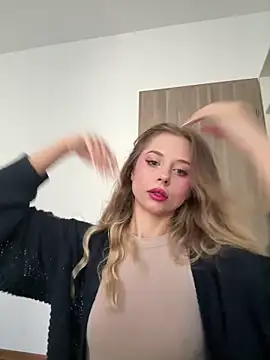 BabyAnais online show from November 6, 7:56 am