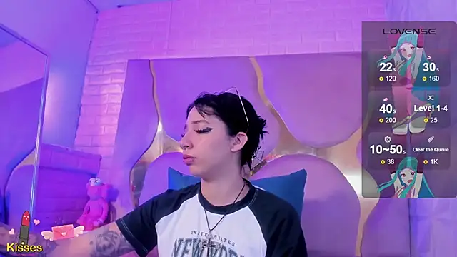Niina Sissy online show from May 18, 3:28 am