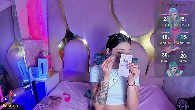 Niina Sissy online show from March 15, 5:03 am